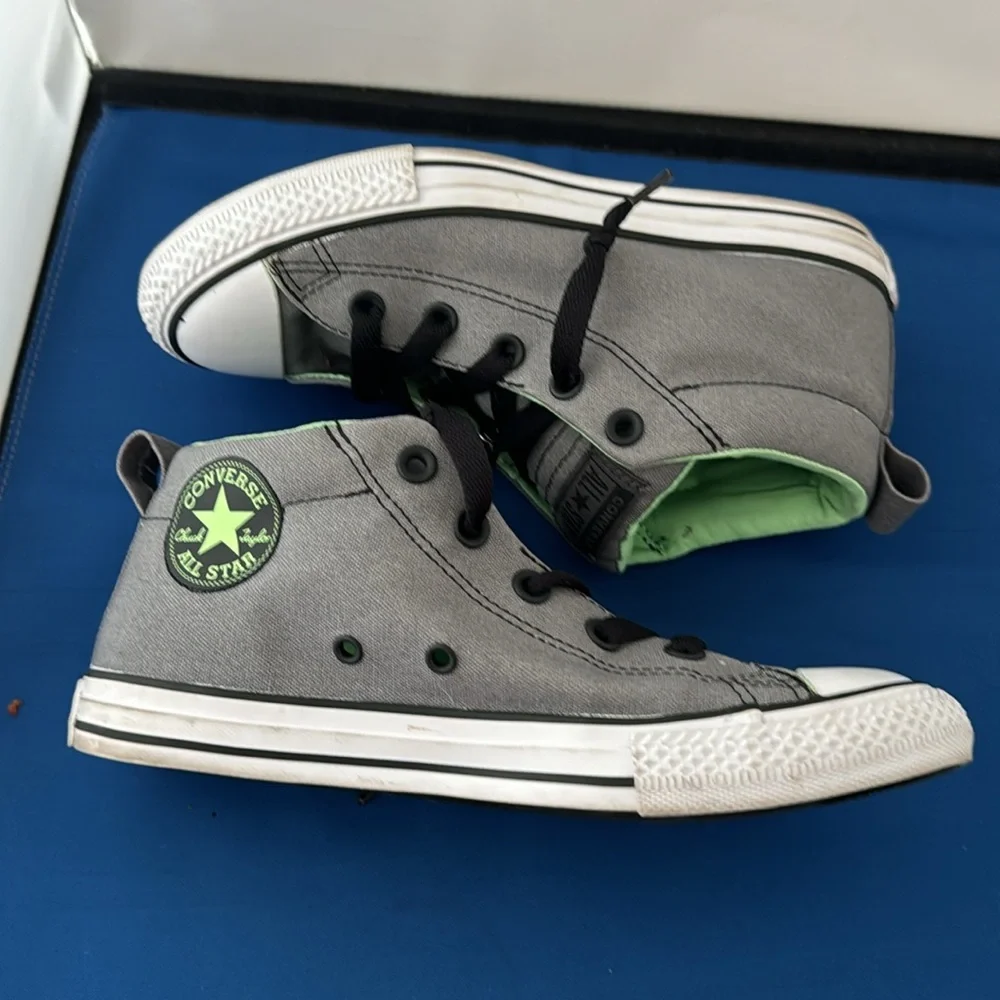 Converse Chuck Taylor All-Star hightops boys size 4 - Picture 4 of 5